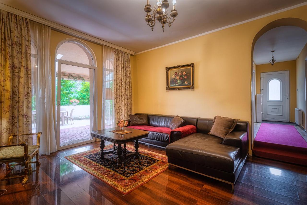 Vila Rococo Белград Екстериор снимка